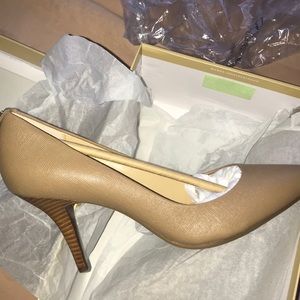 Michael Kors pumps